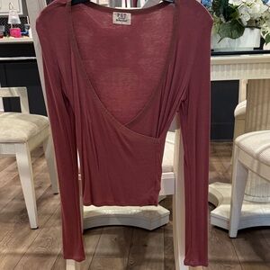 Women's V-Neck Long Sleeve Top - Burgundy